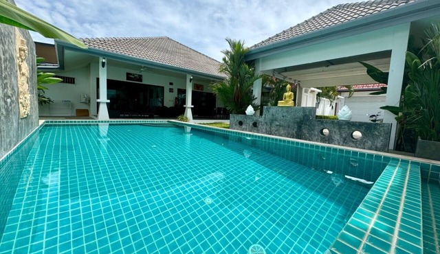 Vibrant 2 Bedrooms Private Pool Villa in Tambon Rawai