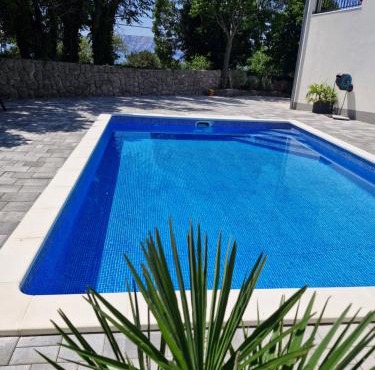Vila Luca in Krmpote-Vodice