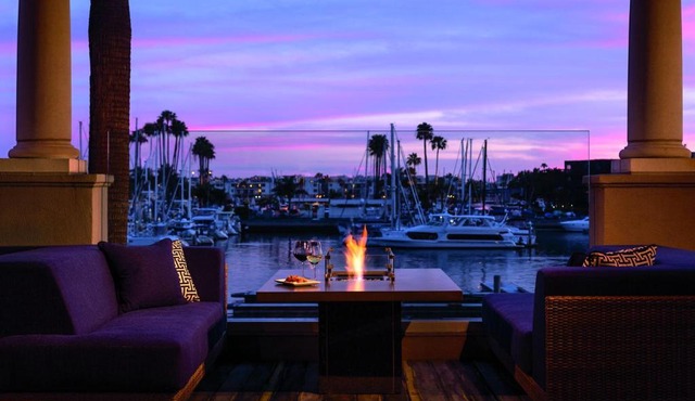 Villa Blanca: Immaculate, Spacious, Sylish, Modern 2+2 in Los Angeles