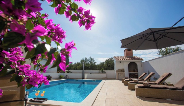 Villa Dalmare Split - Private Hydro-massage Pool in Split