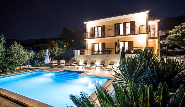 Villa Dalmatica SAVE 20 percent on Split-villas com in Split