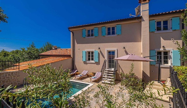 Villa MAVRA with private pool in Risika