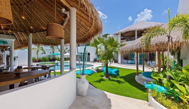 villa PALAPA samui 16 people and more in Bo Put