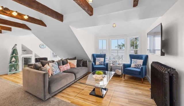 Waterfront Loft KING Penthouse Downtown Ch'town in Charlottetown