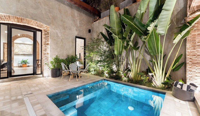 Welcome to Casa del Orfebre circa 1525, a jewel from the past.