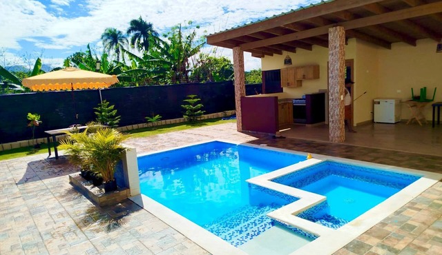 Wonderful Villa 15 pers, Perfect for family enjoyment. BBQ, swimming pool, jacuzzi