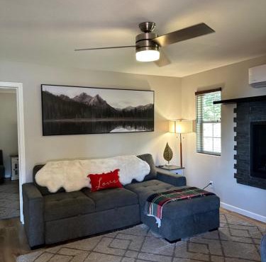 YoBee! Welcome Breakfast and Park Reservations Included! Heart of Yosemite - Homey Studios and Apartments - AC-WiFi-EV in Yosemite West