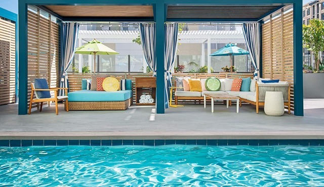 Your Home Away From Home! 2 Relaxing Units, Rooftop Pool, Pet-friendly! in San Diego