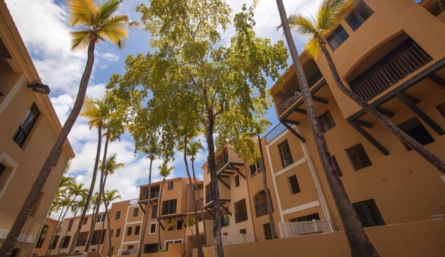 Your IdeFamily Getaway: 3BR Condo w Kid's Pool at Park Royal Club Cala