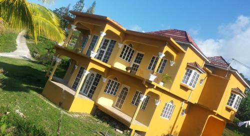 Bamboo Breeze Inn 