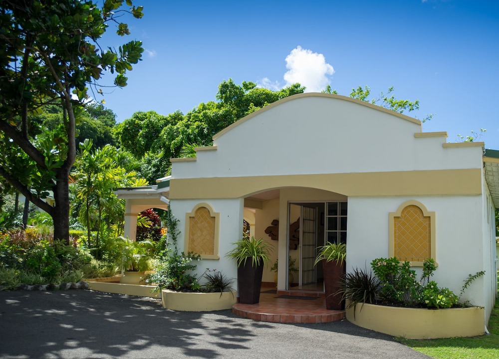 Morne Rouge Hotel | Blue Horizons Garden Resort