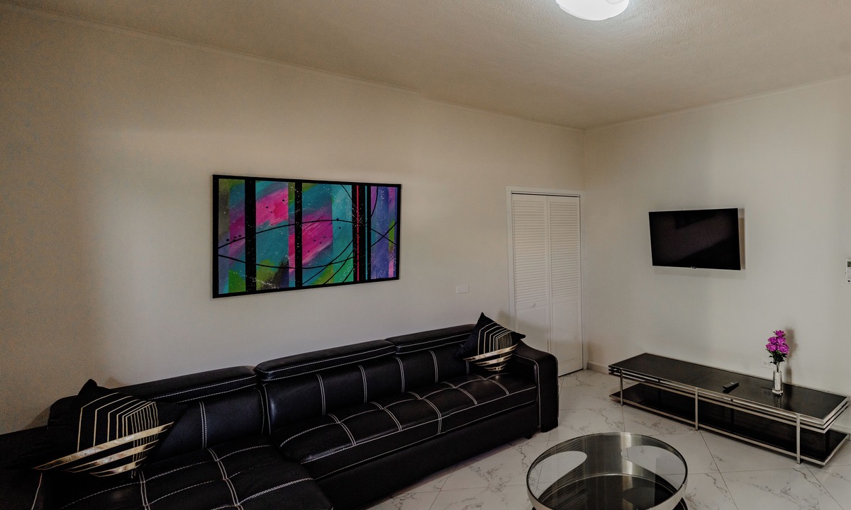 Noord Villa | Charming 1-bedroom Apartment 2 km From Eagle Beach
