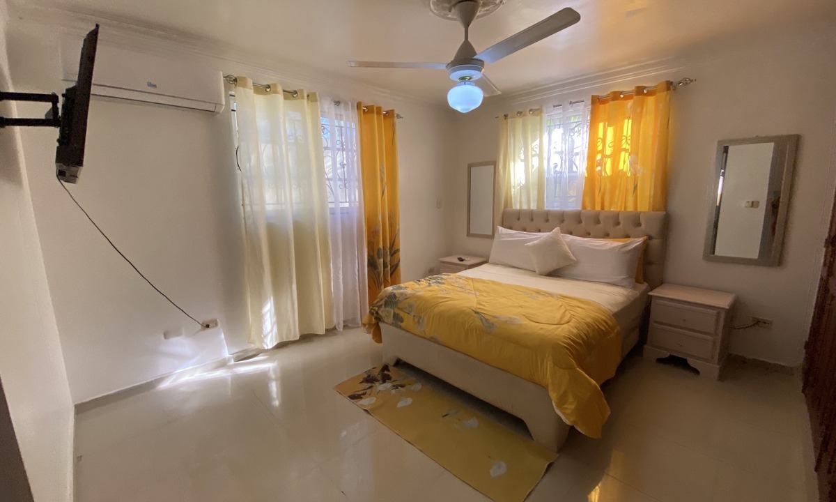 Guaricano House | Inviting 3-bedroom Stay in Santo Domingo!