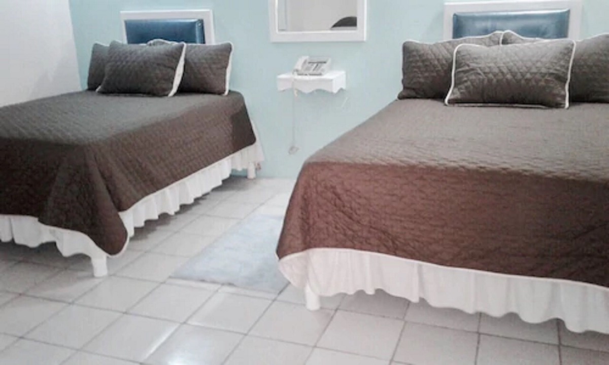 New Kingston Hotel | Sunset Inn Hotel