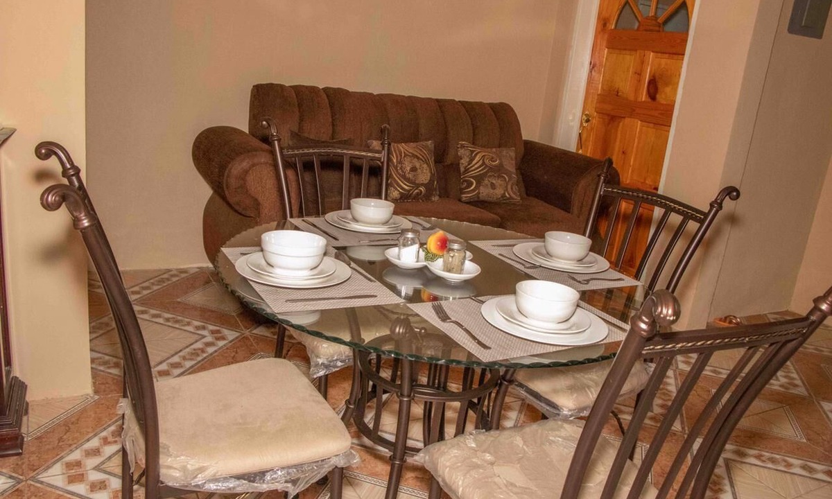 Rhyne Park Village House | Bev Rosevilla