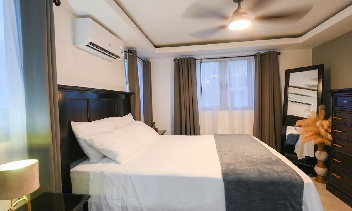 Kingston Villa | Premium Suite at The Vineyards