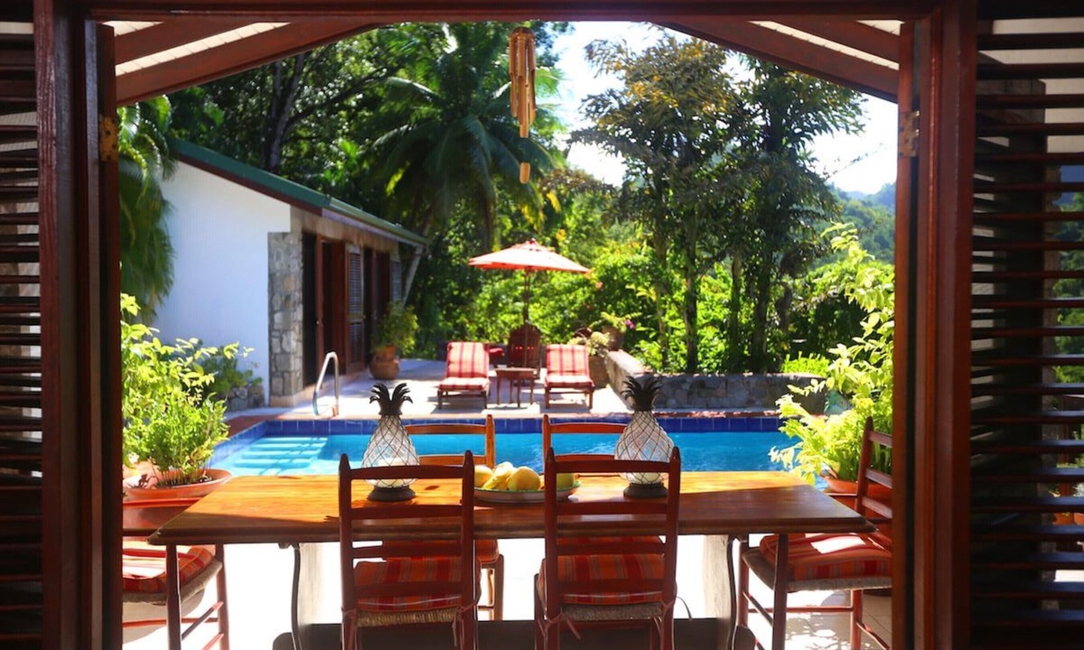 Anse La Raye Villa | Spacious 5 Br Oceanfront Villa