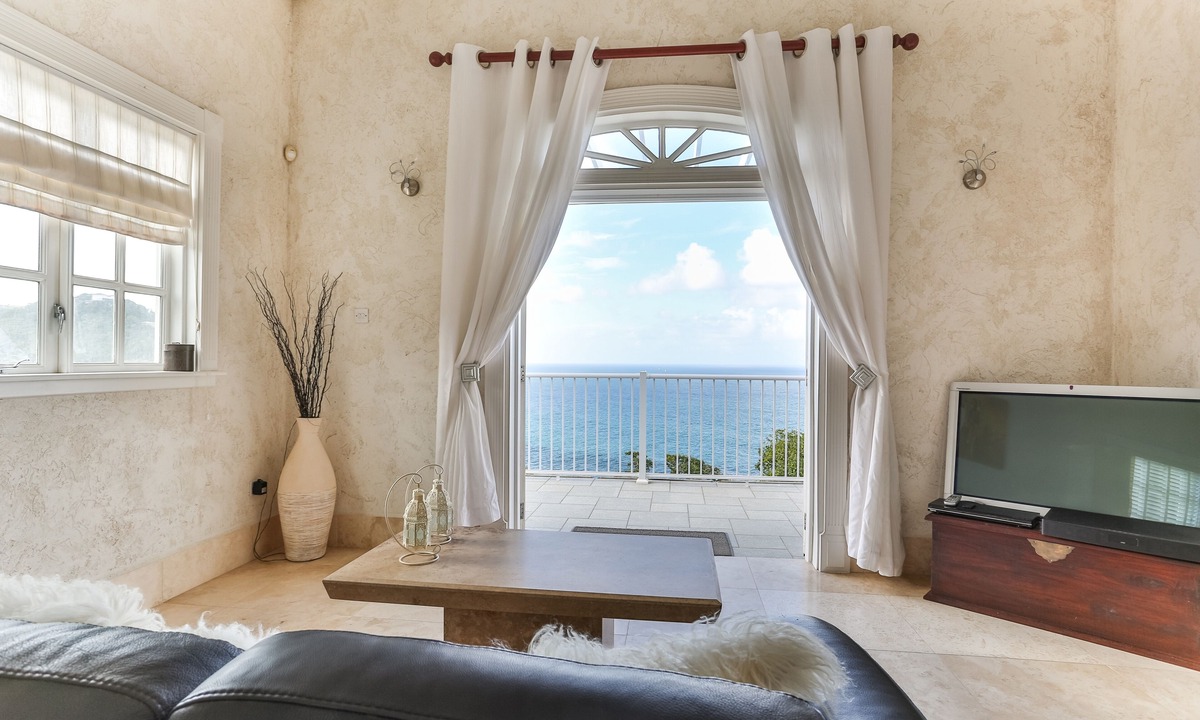 Sea Breeze Hills Villa | Cayman Villa - Contemporary 4 bedroom Villa with Stunning Ocean Views 4 Villa by RedAwning
