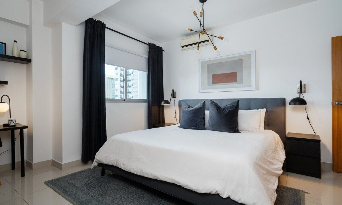 Downtown Santo Domingo Condo | KingBed-BestLocation-WiFi-Gym-CityView-YellowKey*