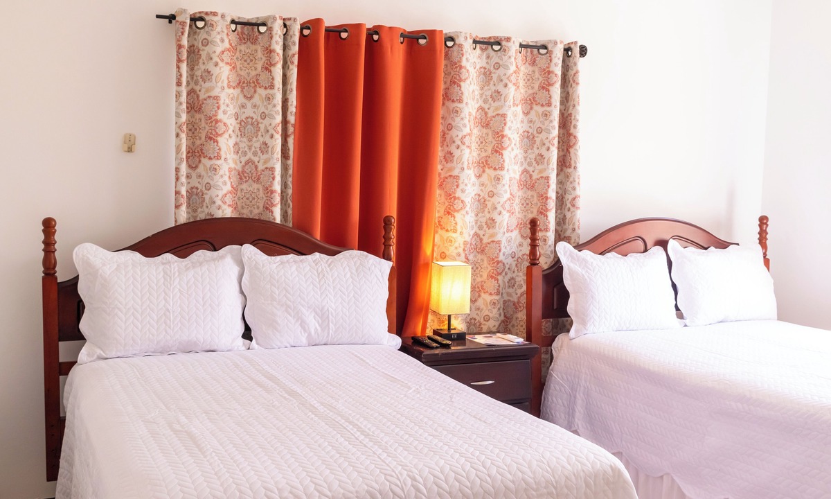 West Gate Hills Apartment | PINES VACATION RENTALS- EXCELLENT LOCATION, MINUTES FROM EVERYTHING.