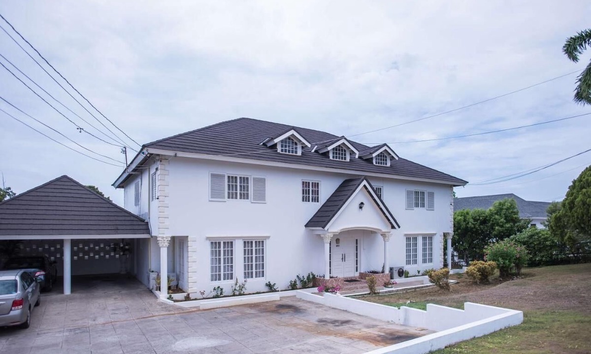 IronShore Estates Apartment | Lawrence Pool House