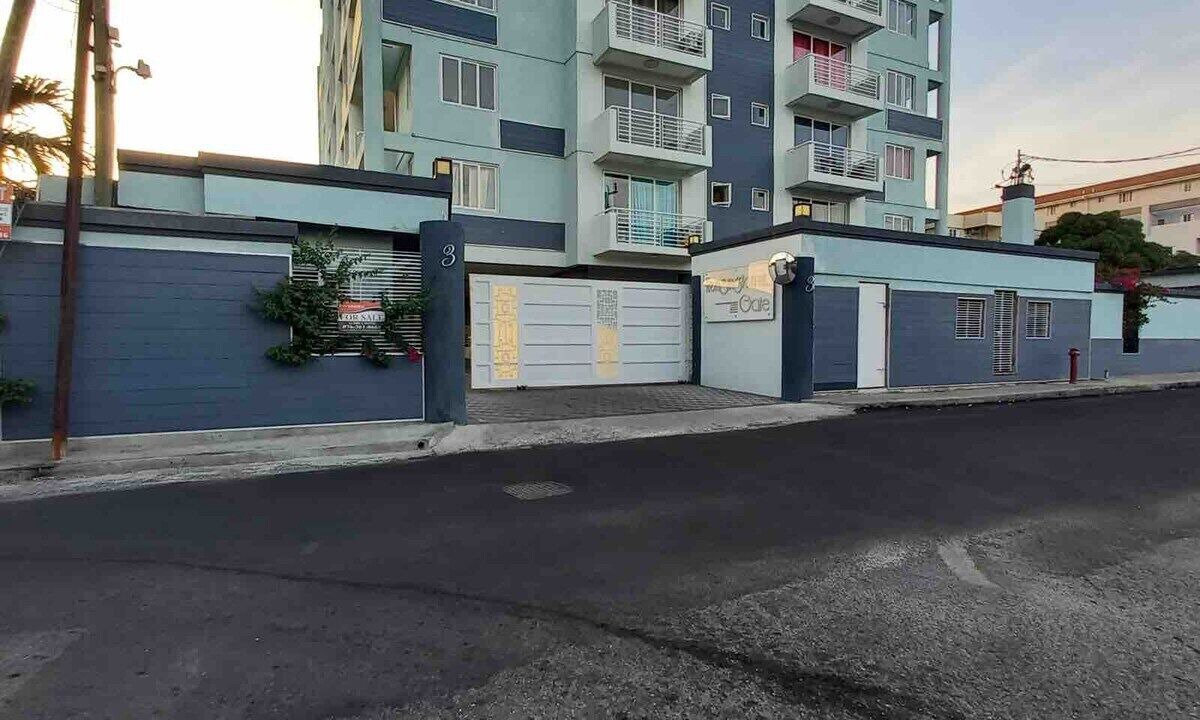 New Kingston Apartment | The Sovereign Residence New Kingston Infinity Pool & Executive Living