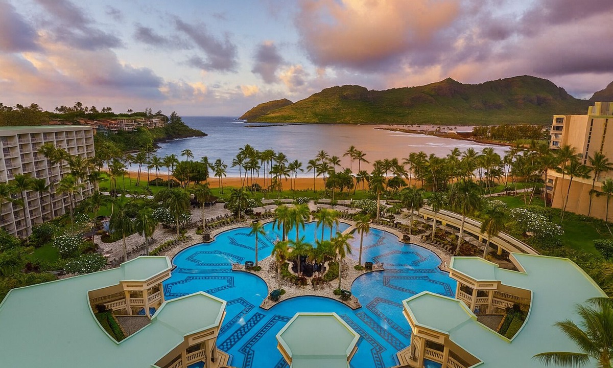 Bell Channel Bay Hotel | Aloha-Infused Luxury Hideaway! 3 Family-friendly Accommodations! Outdoor Pool!