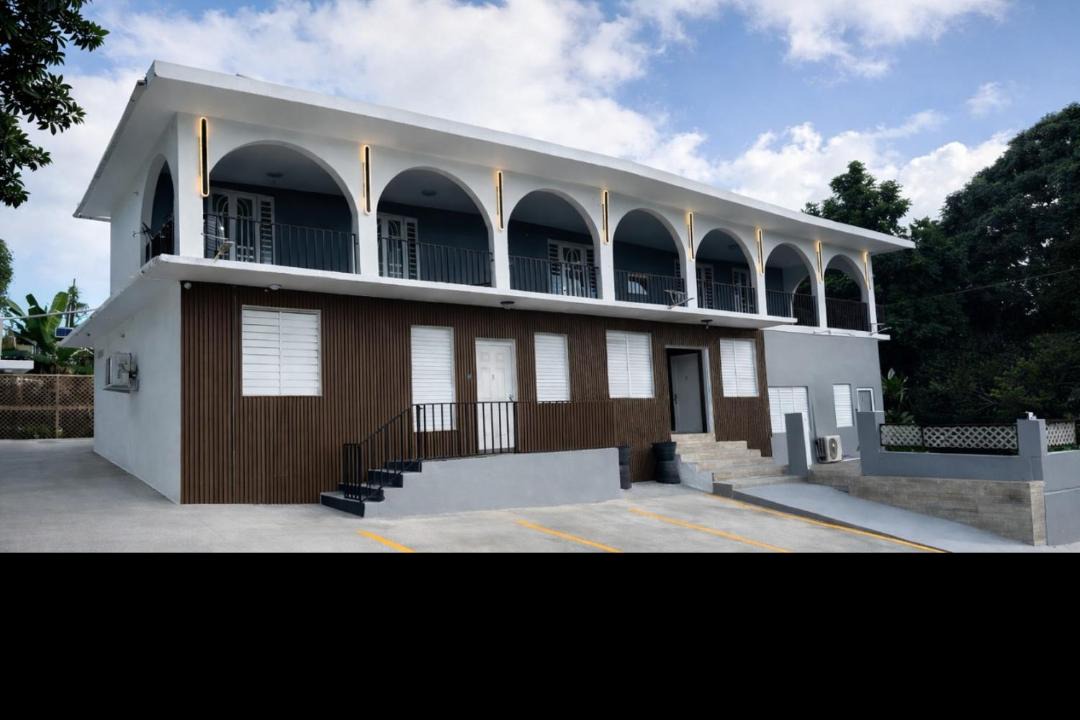 Ceiba Apartment | Short Drive to Ferry, Boho Eco Stay, Parking