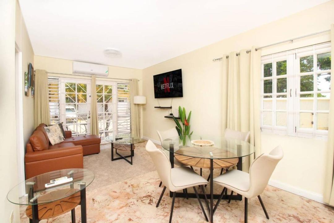 Barbican Apartment | Cozy one Bed across from Eatery and Pickle Ball