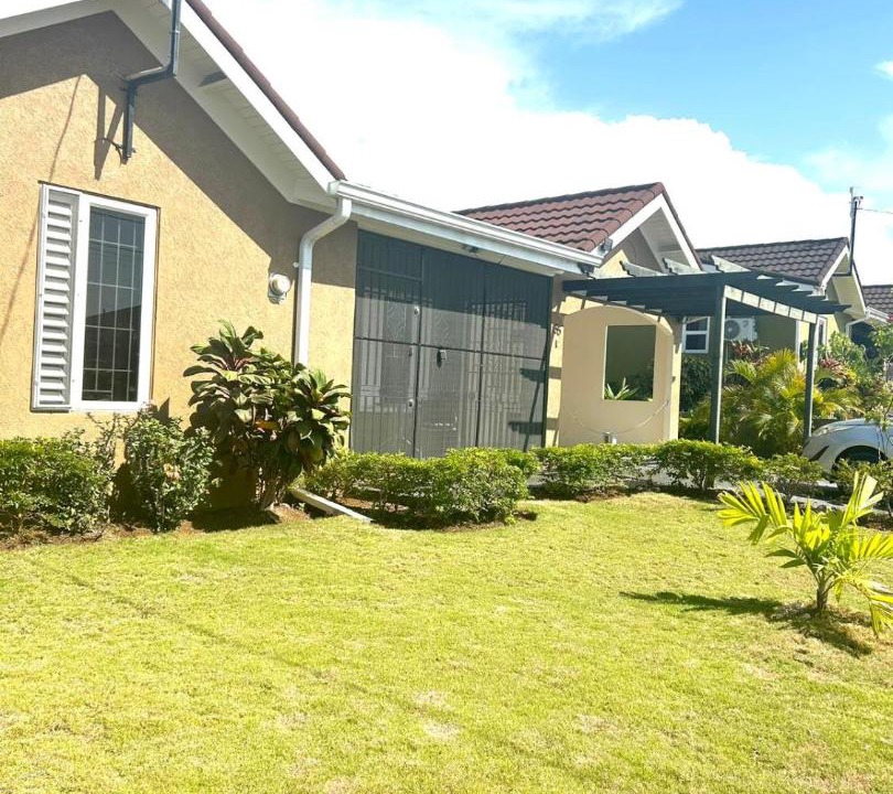 Florence Hall Village Villa | Seaview Villa at Stonebrook Manor
