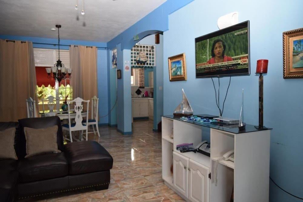 Photo of Livingroom in Ocho Rios