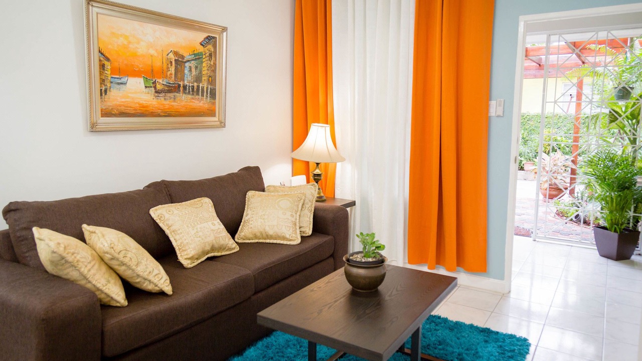 Photo of Livingroom in Molynes Gardens