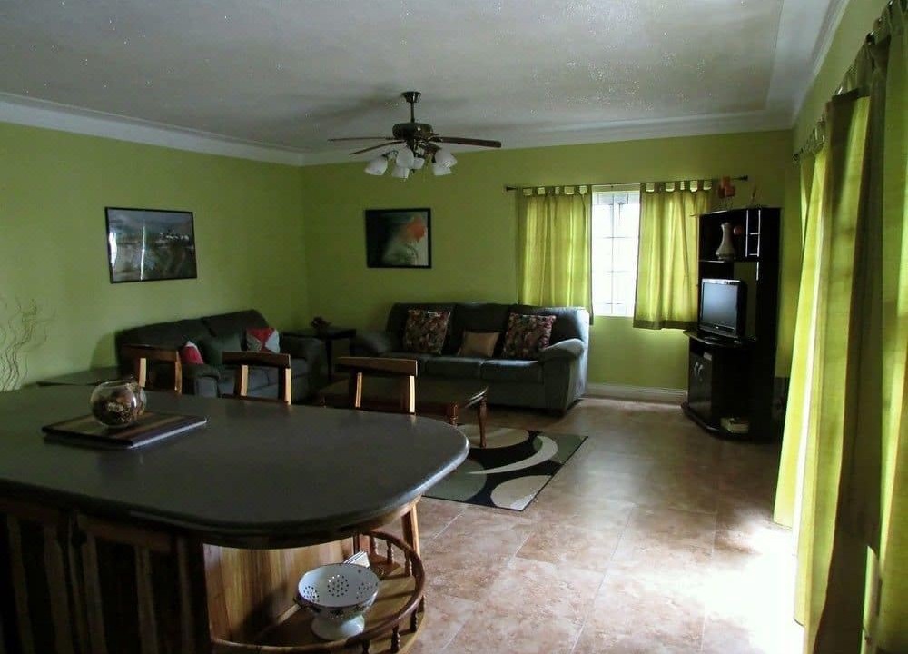 Photo of Livingroom in Molynes Gardens
