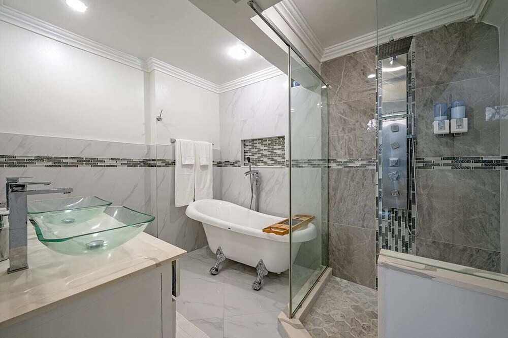 Photo of Bathroom in St.Bran's Burg