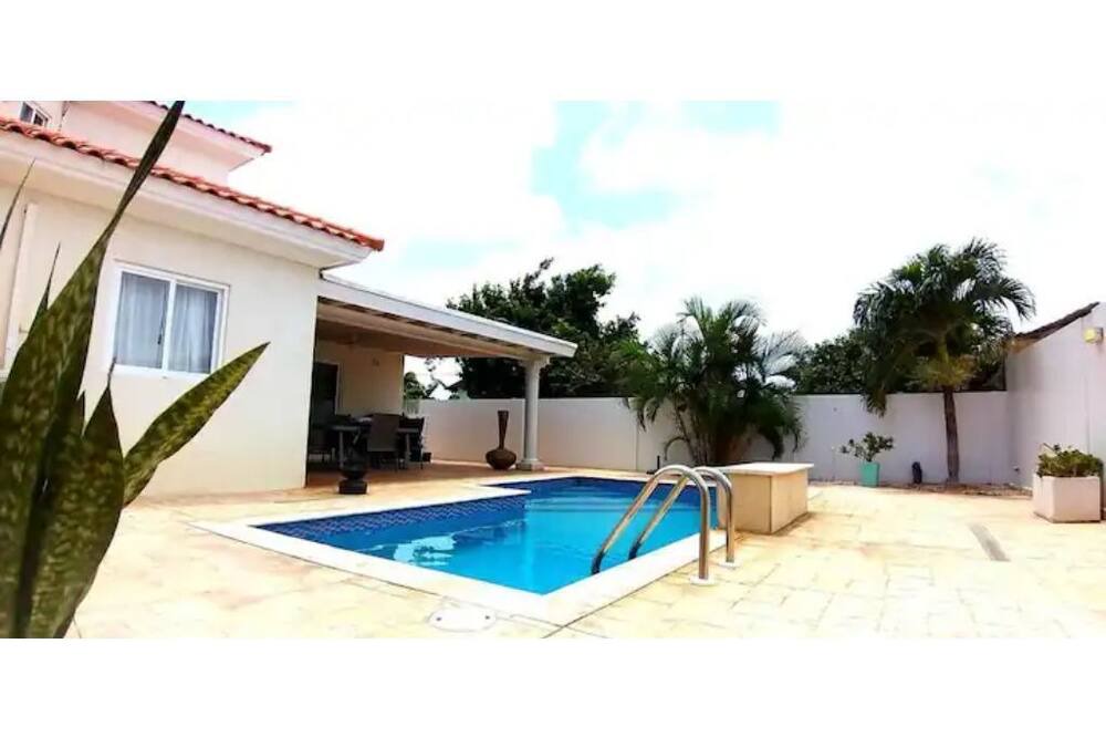 Photo of Outdoor in Oranjestad