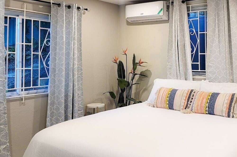Photo of Bedroom in Long Bay