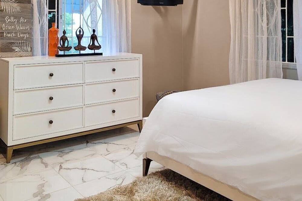 Photo of Bedroom in Long Bay