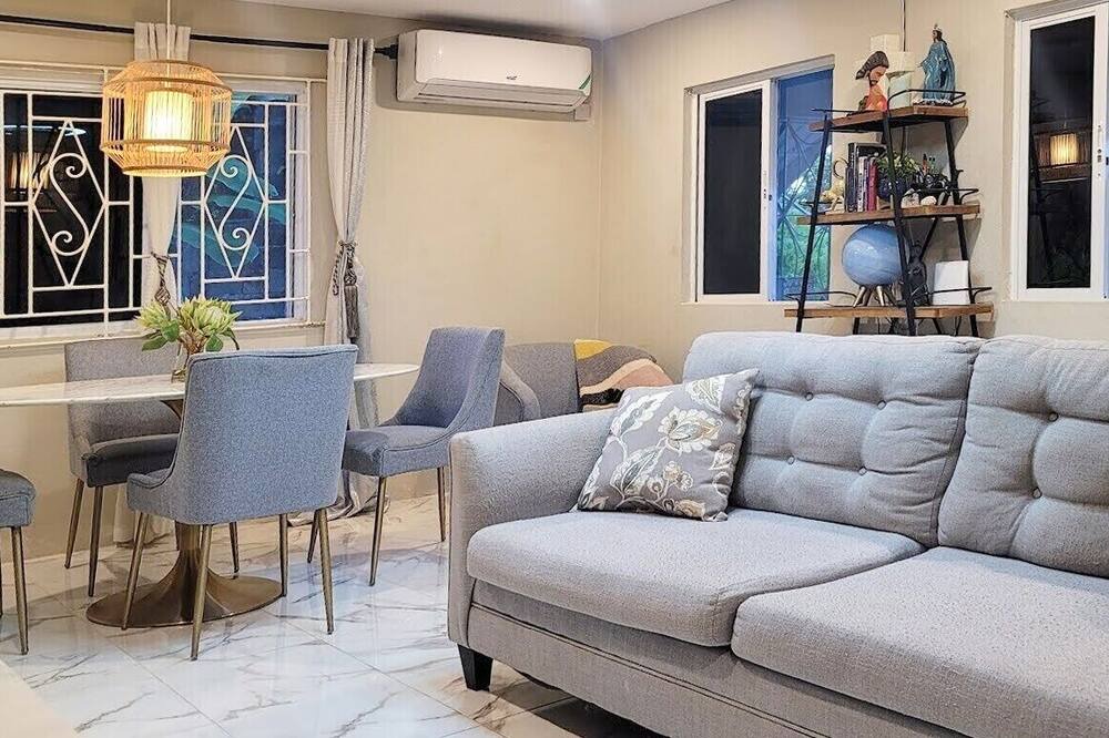 Photo of Livingroom in Long Bay
