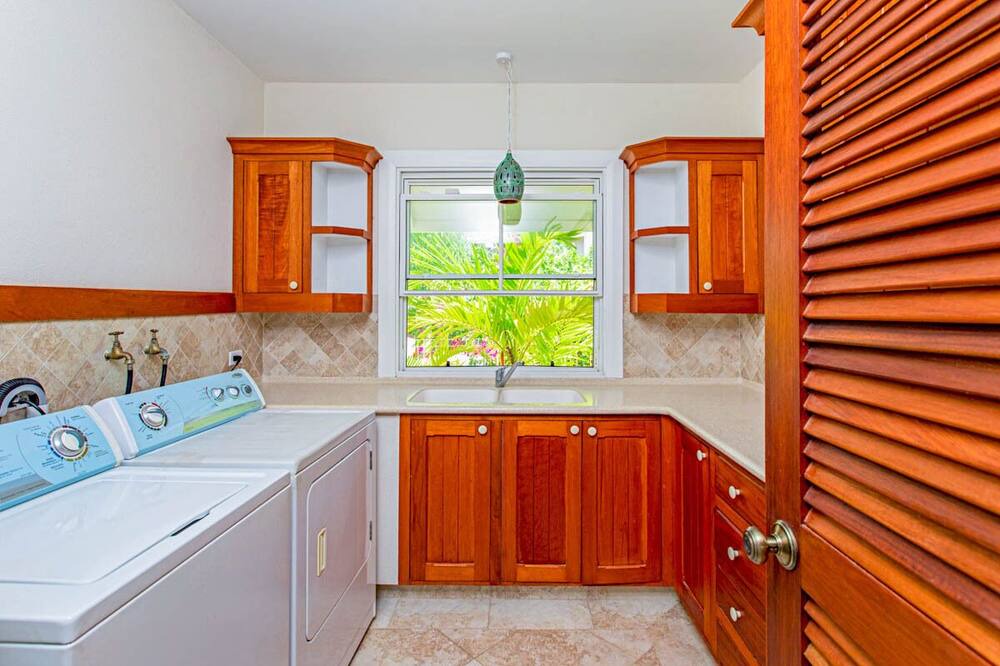 Photo of Kitchen in Gibbs Bay