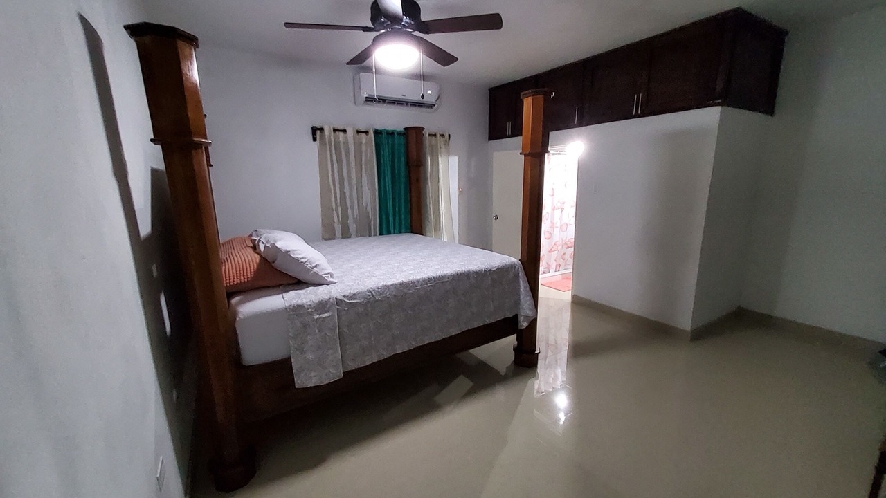 Photo of Bedroom in Spanish Town