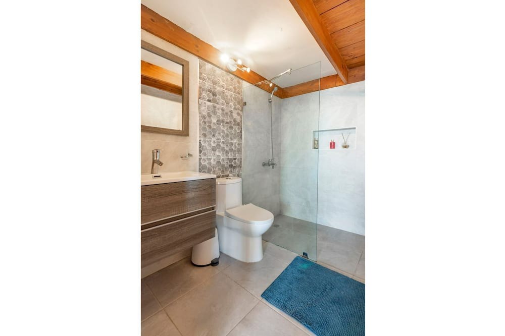 Photo of Bathroom in Alma Rosa