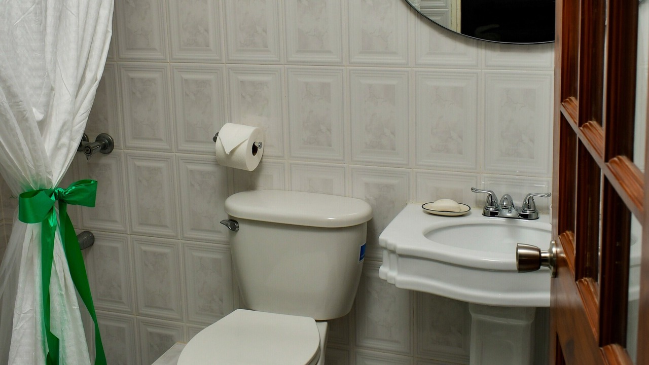 Photo of Bathroom in Tower Isle