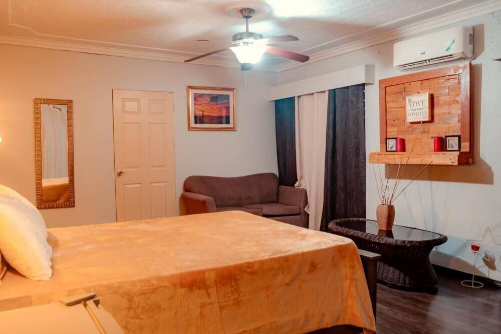 Photo of Bedroom in Constant Spring
