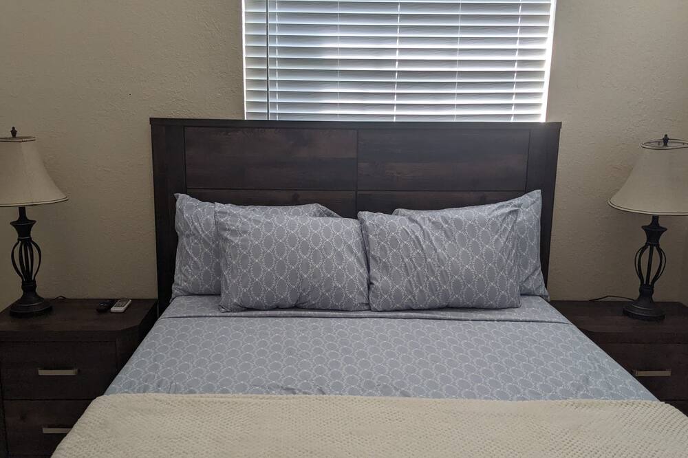 Photo of Bedroom in Bahamia West