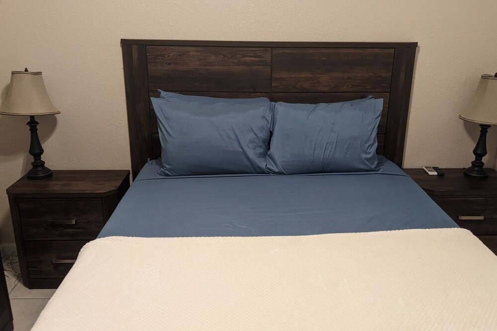 Photo of Bedroom in Bahamia West