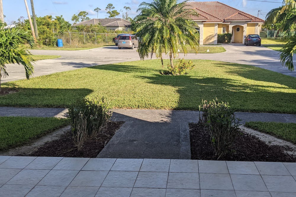 Photo of Outdoor in Bahamia West