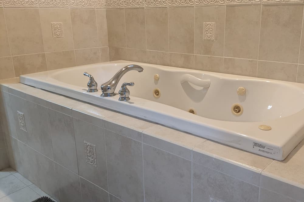 Photo of Bathroom in Bahamia West