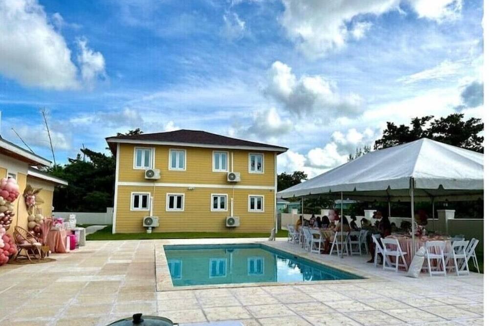 Photo of Outdoor in Nassau