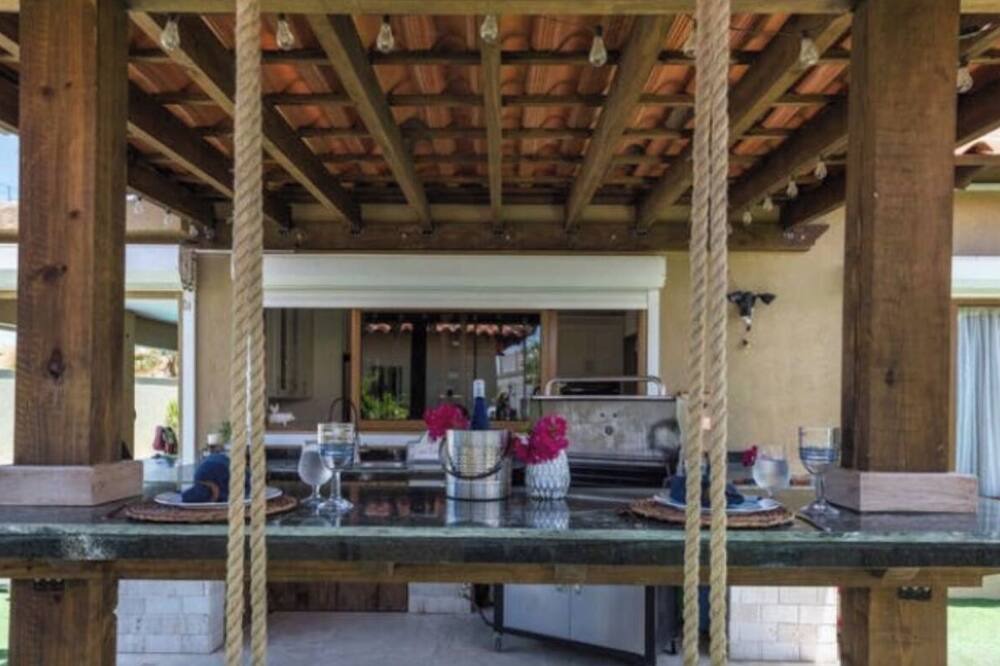 Photo of Outdoor in Opal