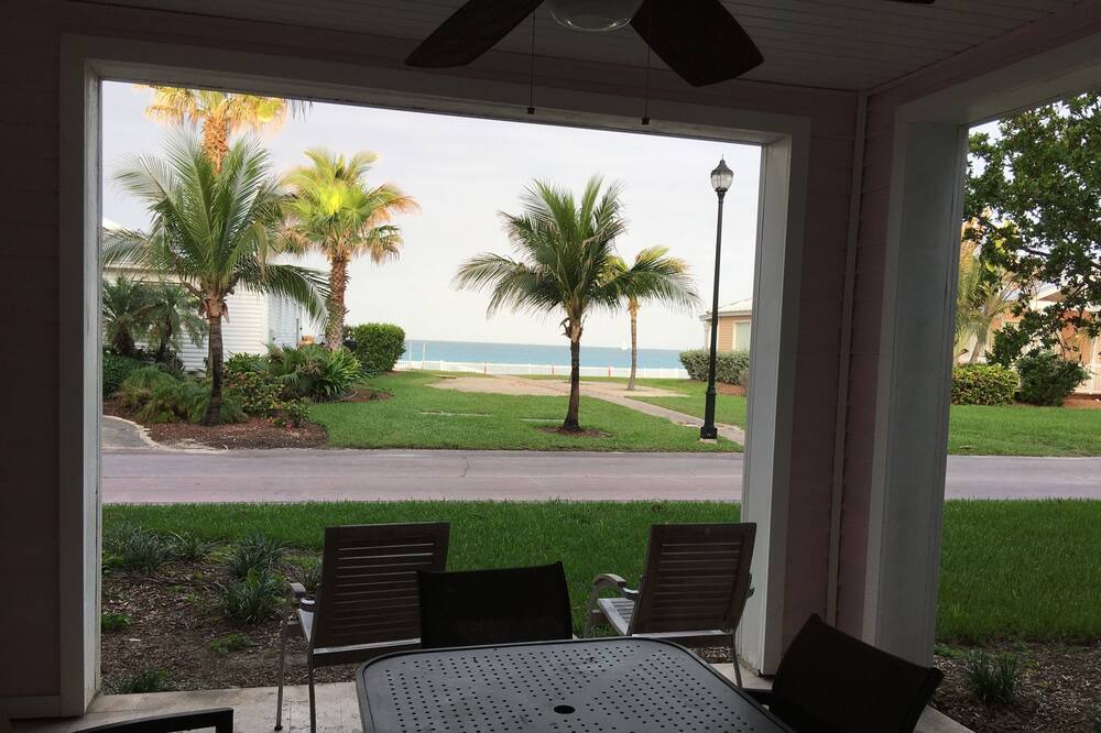Photo of Patio Balcony in Alice Town